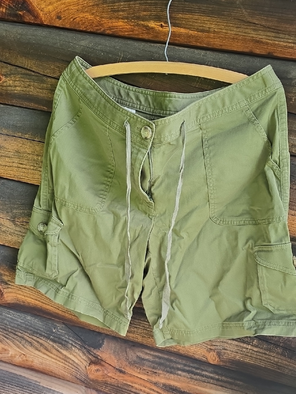 LL BEAN FavoRite Fit Olive Green Cargo Shorts Lots Pockets Outdoor Hiking Sz 12